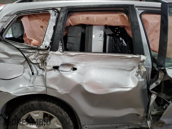 2014 Subaru Forester Premium z VIN JF2SJADC1EH406301, wystawiony jako Copart lot #55486155 z przebiegiem Nie podano mil oraz Szkoda całkowita • Salvage title. Historia ofert i sprzedaży dostępna na DreamBid. Obrazek 10.