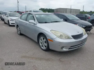 2005 Lexus ES 330 with VIN JTHBA30G855112252, listed as a IAAI auction lot 42038835 with 194,568 mi miles. Bid and sale history available at carsss.com. Image 1.
