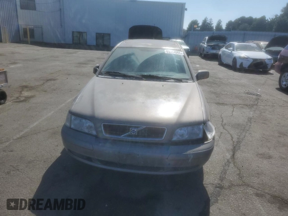 2004 Volvo V40 z VIN YV1VW27564F038086, wystawiony jako Copart lot #69464094 z przebiegiem 223 544 mil mil oraz Czysty tytuł • Clean title. Historia ofert i sprzedaży dostępna na DreamBid. Obrazek 5.