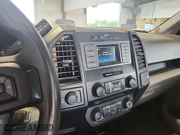 2017 Ford F-150 XL z VIN 1FTFX1EF3HFA12841, wystawiony jako IAAI lot #42414523 z przebiegiem 170 527 mil mil oraz . Historia ofert i sprzedaży dostępna na DreamBid. Obrazek 13.