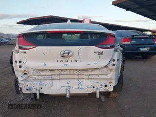 2017 Hyundai Ioniq Blue z VIN KMHC65LC2HU050185, wystawiony jako IAAI lot #42071522 z przebiegiem 105 186 mil mil oraz . Historia ofert i sprzedaży dostępna na DreamBid. Obrazek 17.