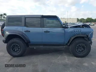 2023 Ford Bronco Raptor с VIN 1FMEE5JR6PLB05714, выставлен на аукционе IAAI как лот 41905036 с пробегом 6 115 миль миль и . История ставок и продаж доступна на DreamBid. Изображение 13.
