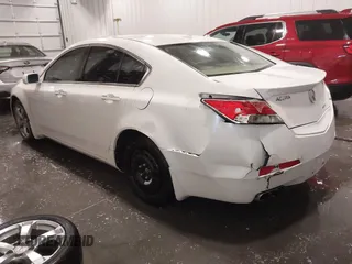2010 Acura TL Technology z VIN 19UUA9F52AA002593, wystawiony jako IAAI lot #42033029 z przebiegiem 180 706 mil mil oraz . Historia ofert i sprzedaży dostępna na DreamBid. Obrazek 3.