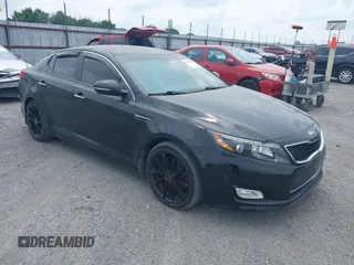 2015 Kia Optima SX z VIN 5XXGR4A72FG453275, wystawiony jako IAAI lot #42428836 z przebiegiem 144 872 mil mil oraz . Historia ofert i sprzedaży dostępna na DreamBid. Obrazek 1.