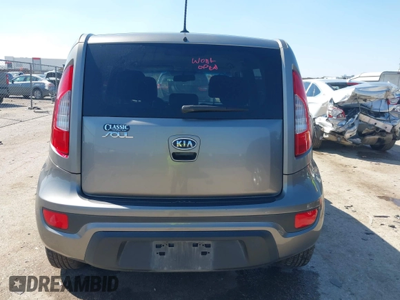 2012 Kia Soul + with VIN KNDJT2A69C7386679, listed as a IAAI auction lot 41969598 with 319,595 mi miles. Bid and sale history available at carsss.com. Image 16.