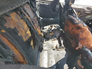 1996 Ford Mustang Cobra с VIN 1FALP47V4TF118643, выставлен на аукционе Copart как лот 57999885 с пробегом Не указан миль и Списание • Salvage title. История ставок и продаж доступна на DreamBid. Изображение 10.