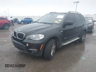 2013 BMW X5 xDrive35i z VIN 5UXZV4C53D0B23239, wystawiony jako IAAI lot #42200152 z przebiegiem 173 463 mil mil oraz . Historia ofert i sprzedaży dostępna na DreamBid. Obrazek 17.