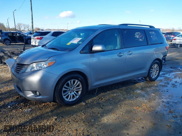 2016 Toyota Sienna XLE with VIN 5TDYK3DC3GS744752, listed as a IAAI auction lot 41077851 with 147,319 mi miles. Bid and sale history available at carsss.com. Image 19.