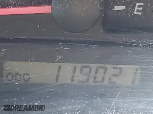 2004 Toyota Camry LE z VIN 4T1BE32KX4U842784, wystawiony jako IAAI lot #40434823 z przebiegiem 119 021 mil mil oraz . Historia ofert i sprzedaży dostępna na DreamBid. Obrazek 7.