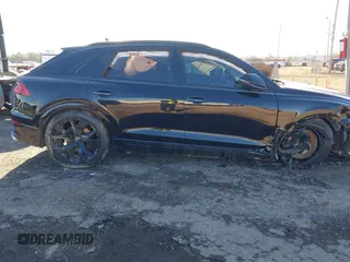 2021 Audi SQ8 Prestige z VIN WA1CWBF1XMD022720, wystawiony jako IAAI lot #41316629 z przebiegiem Nie podano mil oraz . Historia ofert i sprzedaży dostępna na DreamBid. Obrazek 13.