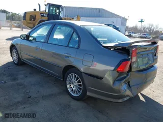 2005 Honda Civic EX with VIN 1HGES26745L012188, listed as a IAAI auction lot 41527053 with 199,526 mi miles. Bid and sale history available at carsss.com. Image 3.