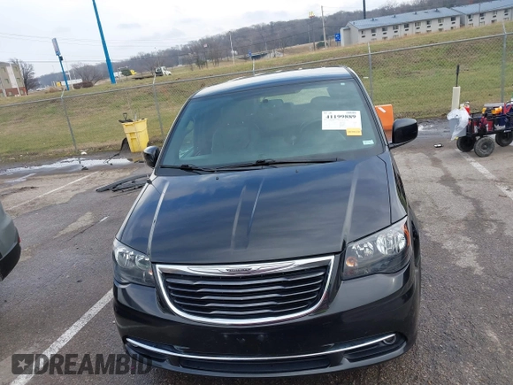 2015 Chrysler Town & Country S with VIN 2C4RC1HG6FR674254, listed as a IAAI auction lot 41199889 with 132,598 mi miles and . Bid and sale history available at DreamBid. Image 13.
