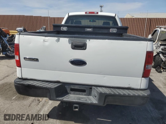 2005 Ford F-150 XL z VIN 1FTRF12W55KC02647, wystawiony jako Copart lot #54583905 z przebiegiem 219 769 mil mil oraz Szkoda całkowita • Salvage title. Historia ofert i sprzedaży dostępna na DreamBid. Obrazek 6.