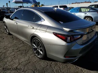 2019 Lexus ES with VIN 58ABZ1B10KU051170, listed as a Copart auction lot 85353424 with 68,345 mi miles and Salvage Title. Bid and sale history available at carsss.com. Image 2.