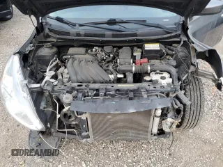 2018 Nissan Versa S Plus z VIN 3N1CN7AP9JL818501, wystawiony jako Copart lot #50786155 z przebiegiem 120 681 mil mil oraz Szkody całkowita. Historia ofert i sprzedaży dostępna na DreamBid. Obrazek 11.