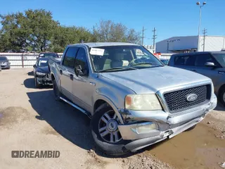 2004 Ford F-150 XLT with VIN 1FTPW12524KC10735, listed as a IAAI auction lot 41667332 with 276,383 mi miles. Bid and sale history available at carsss.com. Image 1.