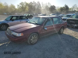 1996 Volvo 960 z VIN YV1KS9603T1095676, wystawiony jako Copart lot #53124405 z przebiegiem 134 942 mil mil oraz Szkody całkowita. Historia ofert i sprzedaży dostępna na DreamBid. Obrazek 1.