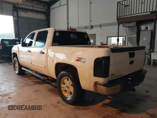 2011 Chevrolet Silverado 1500 LT with VIN 3GCPKSE34BG310982, listed as a IAAI auction lot 41053374 with 278,024 mi miles. Bid and sale history available at carsss.com. Image 3.