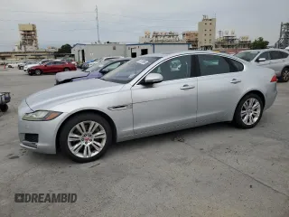 2017 Jaguar XF 35t Premium z VIN SAJBD4BV3HCY40993, wystawiony jako Copart lot #57879095 z przebiegiem Nie podano mil oraz Szkoda całkowita • Salvage title. Historia ofert i sprzedaży dostępna na DreamBid. Obrazek 1.