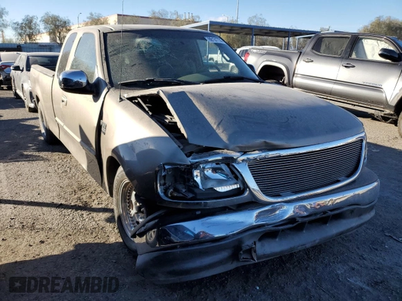 2002 Ford F-150 XL with VIN 1FTRX17W62NA17295, listed as a Copart auction lot 88131735 with 0 mi miles and Salvage Title. Bid and sale history available at carsss.com. Image 4.