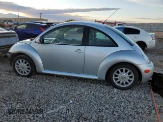 2005 Volkswagen New Beetle Coupe GLS with VIN 3VWCR31C65M418142, listed as a Copart auction lot 78430224 with 22,127 mi miles and Salvage Title. Bid and sale history available at carsss.com. Image 2.