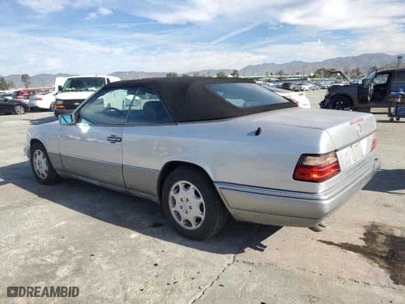 1994 Mercedes-Benz E Class with VIN WDBEA66E0RC089491, listed as a Copart auction lot 45417885 with 135,449 mi miles and Salvage Title. Bid and sale history available at carsss.com. Image 2.