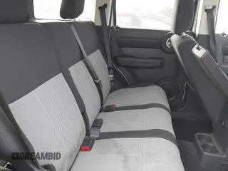 2008 Dodge Nitro SXT z VIN 1D8GU28K68W105186, wystawiony jako IAAI lot #40786126 z przebiegiem 176 538 mil mil oraz . Historia ofert i sprzedaży dostępna na DreamBid. Obrazek 8.