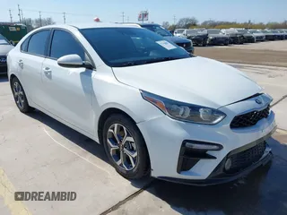 2020 Kia Forte LXS z VIN 3KPF24AD8LE151323, wystawiony jako IAAI lot #41769008 z przebiegiem 137 464 mil mil oraz . Historia ofert i sprzedaży dostępna na DreamBid. Obrazek 1.
