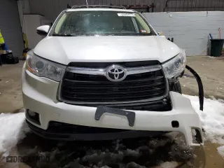 2014 Toyota Highlander XLE with VIN 5TDJKRFHXES031731, listed as a Copart auction lot 45464715 with 140,699 mi miles and Salvage Title. Bid and sale history available at carsss.com. Image 5.