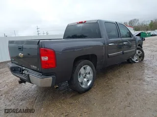 2010 Chevrolet Silverado 1500 LT with VIN 3GCRCSE02AG234916, listed as a IAAI auction lot 41376798 with 215,891 mi miles. Bid and sale history available at carsss.com. Image 4.
