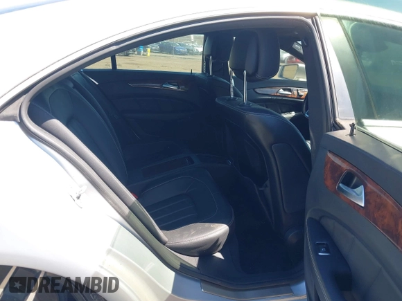 2014 Mercedes-Benz CLS 550 с VIN WDDLJ7DB3EA108781, выставлен на аукционе IAAI как лот 42065344 с пробегом 40 230 миль миль и . История ставок и продаж доступна на DreamBid. Изображение 8.