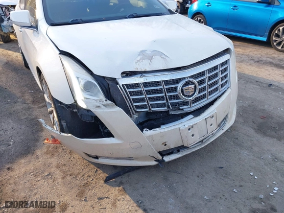 2015 Cadillac XTS Luxury with VIN 2G61N5S37F9182517, listed as a IAAI auction lot 41326594 with 175,663 mi miles. Bid and sale history available at carsss.com. Image 6.