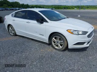 2018 Ford Fusion SE с VIN 3FA6P0LU6JR172304, выставлен на аукционе IAAI как лот 40711154 с пробегом 110 378 миль миль и . История ставок и продаж доступна на DreamBid. Изображение 1.
