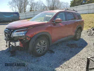 2023 Nissan Pathfinder SV z VIN 5N1DR3BCXPC228852, wystawiony jako Copart lot #47326865 z przebiegiem 73 379 mil mil oraz Szkody całkowita. Historia ofert i sprzedaży dostępna na DreamBid. Obrazek 1.