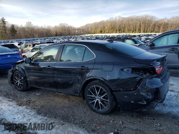 2023 Toyota Camry SE z VIN 4T1G11BK4PU077906, wystawiony jako Copart lot #88947725 z przebiegiem 27 377 mil mil oraz Nie do naprawy • Non repairable. Historia ofert i sprzedaży dostępna na DreamBid. Obrazek 2.