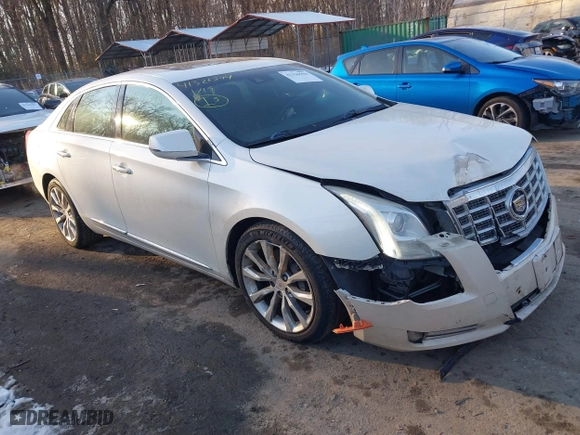 2015 Cadillac XTS Luxury with VIN 2G61N5S37F9182517, listed as a IAAI auction lot 41326594 with 175,663 mi miles. Bid and sale history available at carsss.com. Image 1.