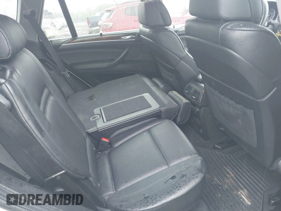 2013 BMW X5 xDrive35i z VIN 5UXZV4C53D0E14968, wystawiony jako IAAI lot #42253469 z przebiegiem 53 562 mil mil oraz . Historia ofert i sprzedaży dostępna na DreamBid. Obrazek 8.