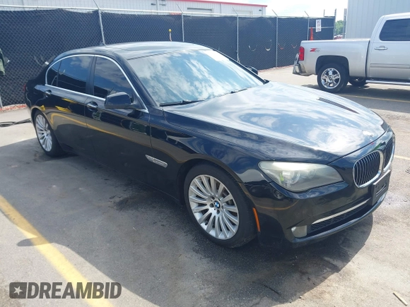 2011 BMW 7 Series 750Li xDrive z VIN WBAKC8C54BC431851, wystawiony jako IAAI lot #42216519 z przebiegiem 106 022 mil mil oraz . Historia ofert i sprzedaży dostępna na DreamBid. Obrazek 1.