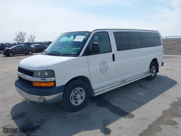2013 Chevrolet Express Passenger 1LT with VIN 1GAZG1FA1D1191719, listed as a IAAI auction lot 42124977 with 92,228 mi miles. Bid and sale history available at carsss.com. Image 17.