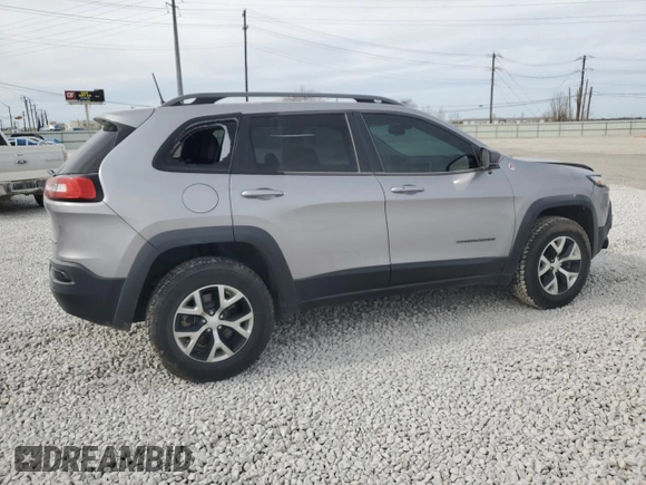 2018 Jeep Cherokee Trailhawk with VIN 1C4PJMBX4JD598441, listed as a Copart auction lot 48674665 with 71,683 mi miles and Clean Title. Bid and sale history available at DreamBid. Image 3.