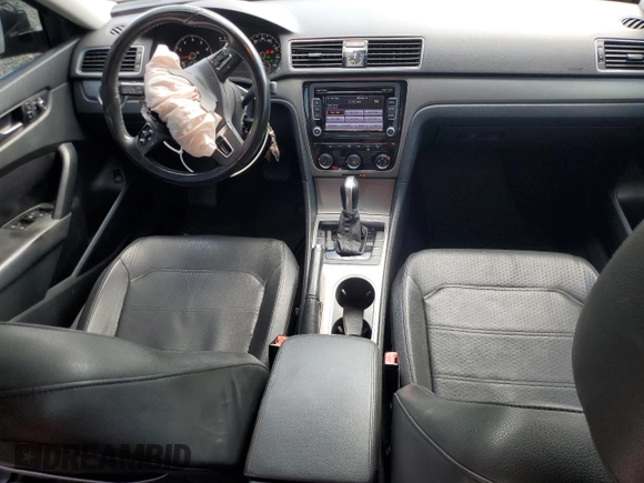 2015 Volkswagen Passat SE с VIN 1VWBS7A39FC063364, выставлен на аукционе Copart как лот 69635734 с пробегом 143 658 миль миль и Списание • Salvage title. История ставок и продаж доступна на DreamBid. Изображение 8.