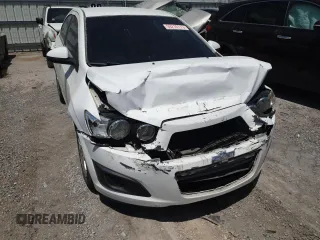 2012 Chevrolet Sonic LS z VIN 1G1JA5SH1C4193900, wystawiony jako Copart lot #59210175 z przebiegiem 92 235 mil mil oraz Szkoda całkowita • Salvage title. Historia ofert i sprzedaży dostępna na DreamBid. Obrazek 5.