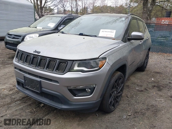 2018 Jeep Compass Latitude with VIN 3C4NJCBB0JT487272, listed as a IAAI auction lot 41955584 with 92,042 mi miles. Bid and sale history available at carsss.com. Image 2.