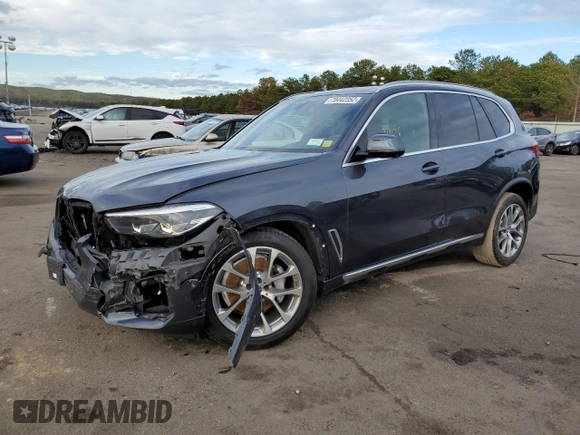 2020 BMW X5 xDrive40i with VIN 5UXCR6C0XLLL75042, listed as a Copart auction lot 70442352 with 31,604 mi miles. Bid and sale history available at carsss.com. Image 1.