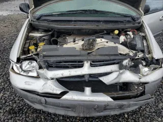 2000 Dodge Caravan SE with VIN 2B4GP44G3YR784939, listed as a Copart auction lot 73253264 with 198,883 mi miles and Salvage Title. Bid and sale history available at carsss.com. Image 13.