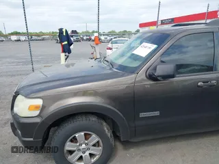 2008 Ford Explorer XLT with VIN 1FMEU63E38UA19291, listed as a IAAI auction lot 42048959 with 227,212 mi miles. Bid and sale history available at carsss.com. Image 12.