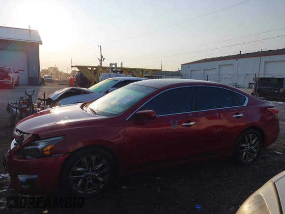 2014 Nissan Altima S with VIN 1N4AL3AP3EN351364, listed as a IAAI auction lot 40311520 with 236,550 mi miles and . Bid and sale history available at carsss.com. Image 14.