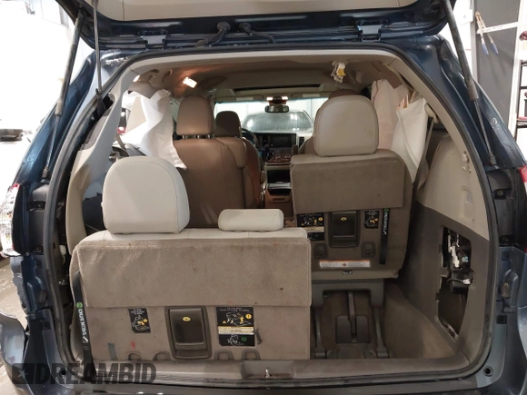 2017 Toyota Sienna XLE Auto Access Seat with VIN 5TDYZ3DC1HS837895, listed as a IAAI auction lot 41993944 with 115,771 mi miles and . Bid and sale history available at DreamBid. Image 18.