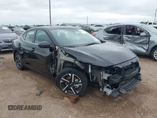 2024 Nissan Sentra SV z VIN 3N1AB8CVXRY319707, wystawiony jako IAAI lot #40292889 z przebiegiem 4 800 mil mil oraz . Historia ofert i sprzedaży dostępna na DreamBid. Obrazek 1.