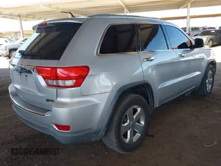 2012 Jeep Grand Cherokee Limited with VIN 1C4RJEBG7CC227488, listed as a IAAI auction lot 41881061 with 185,327 mi miles. Bid and sale history available at carsss.com. Image 4.